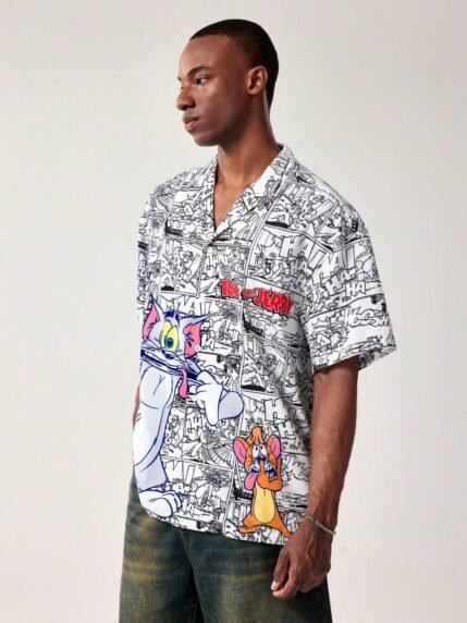 🛒TOM & JERRY X SHEIN Camisa de Manga Curta com Botões na Frente e Estampa Completa, Moda Masculina, Verão