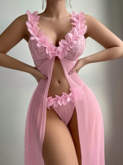 🛒Seduluxe Conjunto de Camisola Longa com Renda, Tule e Flor Tridimensional, Botão da Frente e Fenda + Tanga, 2 Peças