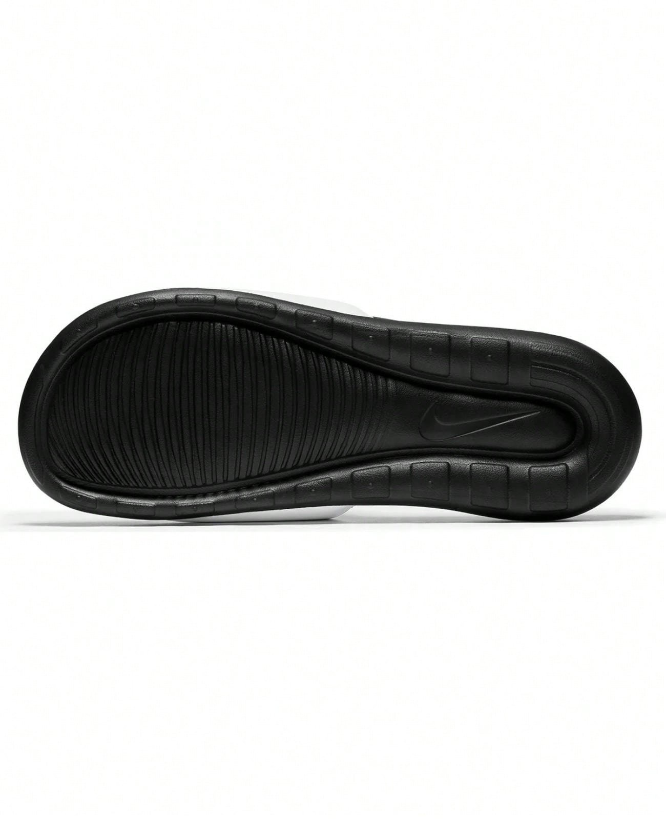🛒FILA Chinelo Slide Nike Victory Masculino - Preto e Branco - Imagem 4