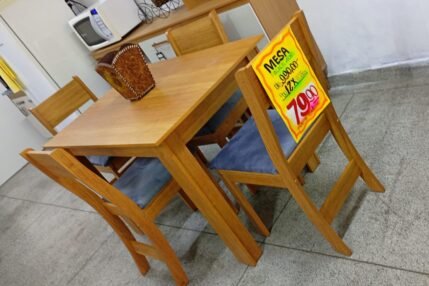 Mesa com 4 cadeiras palace