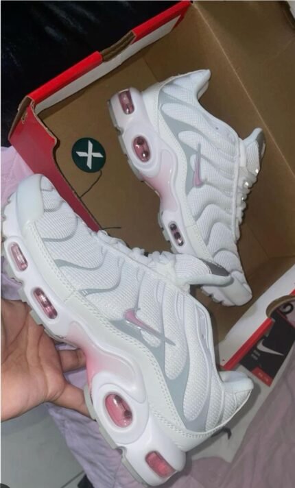 NIKE AIR MAX PLUS TN