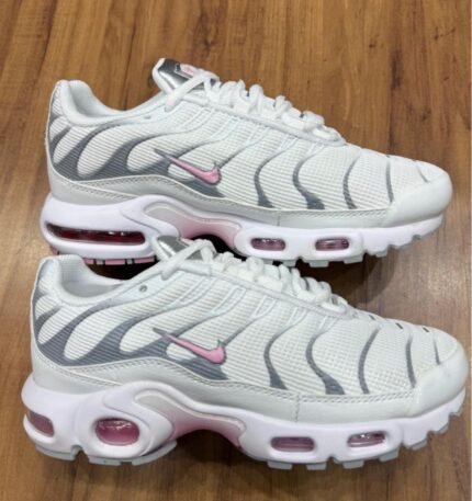NIKE AIR MAX PLUS TN