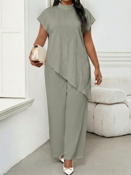 🛒SHEIN Lady Top de Manga Curta com Gola Padre, Barra Assimétrica, Cor Sólida, Plus Size para Mulheres 50+ vendido
