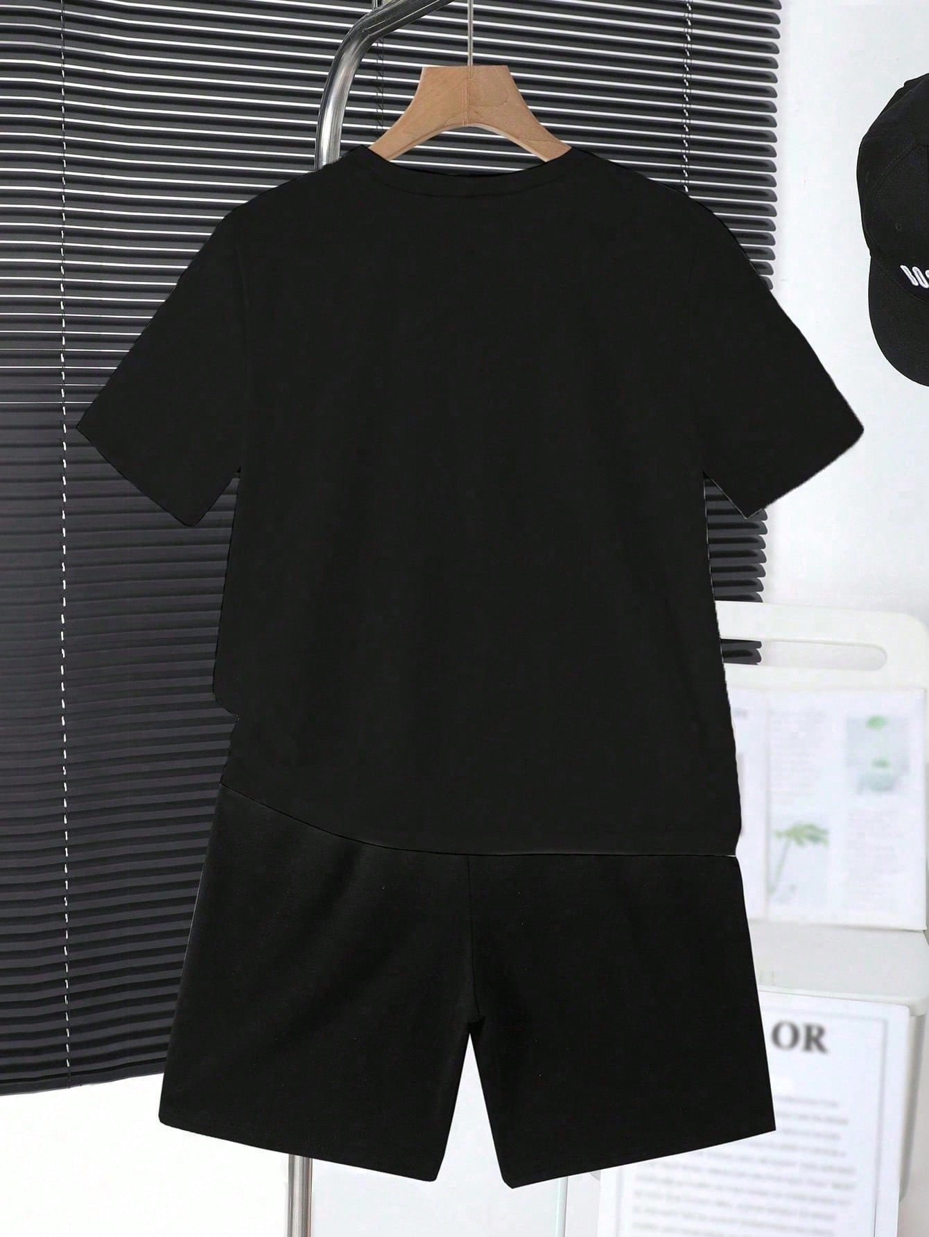 🛒Conjunto Casual Diário de Camiseta de Manga Curta com Gola Redonda e Estampa de Letra e Desenho Animado e Shorts para Menino Jovem - Imagem 2