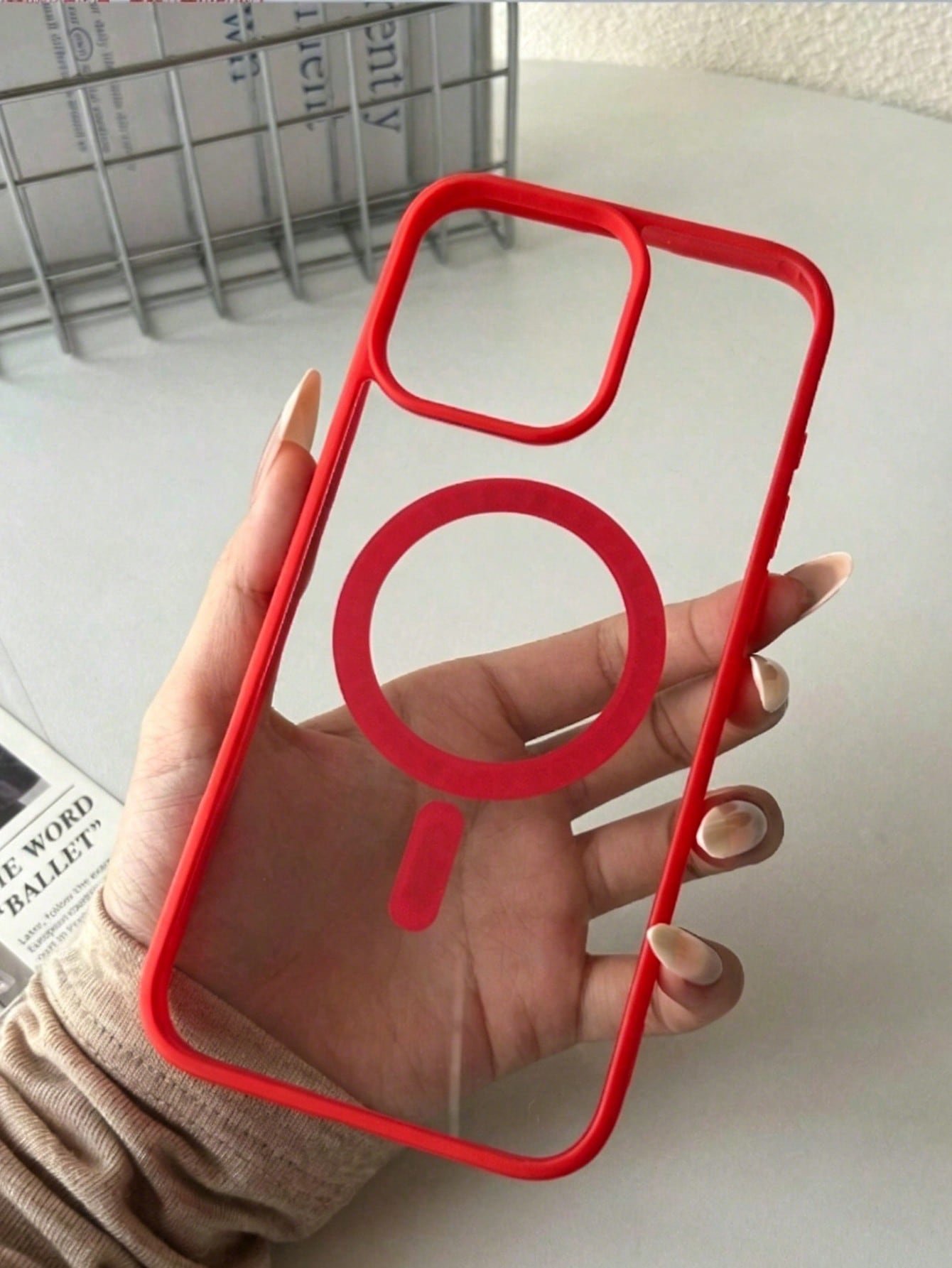 🛒Capa Protetora de Carregamento Magnético Macio com Borda Vermelha Brilhante Transparente | Compatível com MagSafe, À Prova de Choque Ultra-Fina, Para iPhone - Imagem 3