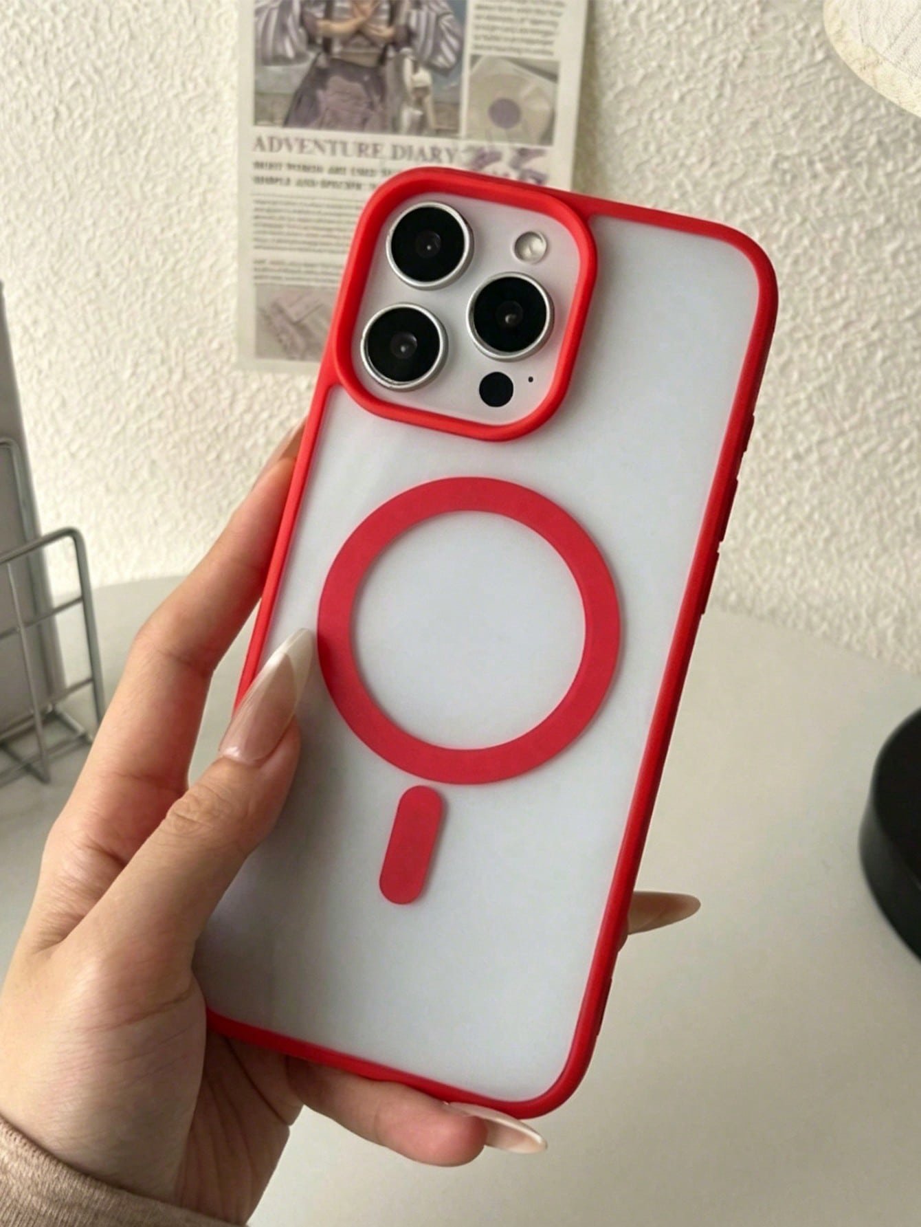 🛒Capa Protetora de Carregamento Magnético Macio com Borda Vermelha Brilhante Transparente | Compatível com MagSafe, À Prova de Choque Ultra-Fina, Para iPhone